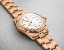 Charger l'image dans la galerie, DIVERS SIXTY-FIVE DATE 38.00 mm 01 733 7771 3151-07 8 19 15