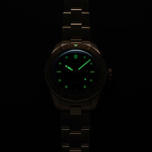 Charger l'image dans la galerie, Oris Divers Sixty-Five Date (Barbe à papa sépia)