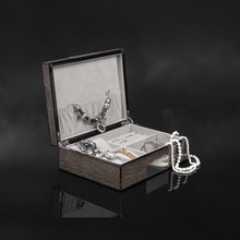 Load image into Gallery viewer, Leo 4 Watches Wood Box