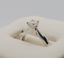 Load image into Gallery viewer, PLAT SOLITAIRE Ring
