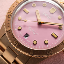 Load image into Gallery viewer, Divers Sixty-Five ‘Cotton Candy’ 38.00 mm 01 733 7771 3158-07 8 19 15
