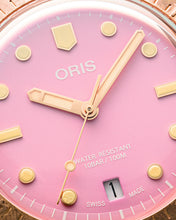 Load image into Gallery viewer, Divers Sixty-Five ‘Cotton Candy’ 38.00 mm 01 733 7771 3158-07 8 19 15
