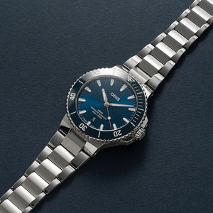 Aquis Date 43,50 mm 01 733 7789 4135- 07 8 23 04PEB