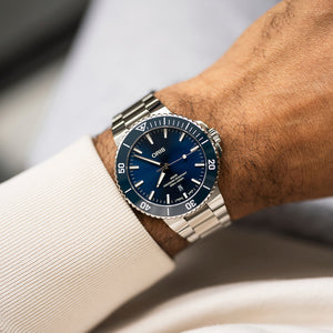 Aquis Date 43,50 mm 01 733 7789 4135- 07 8 23 04PEB