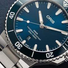 Charger l&#39;image dans la galerie, Aquis Date 43,50 mm 01 733 7789 4135- 07 8 23 04PEB
