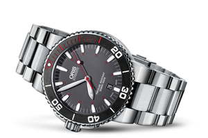 AQUIS RED LIMITED EDITION-01 733 7653 4183-Set MB