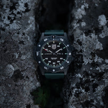 Charger l'image dans la galerie, Master Carbon SEAL Automatic, 45MM - 3877
