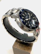 Load image into Gallery viewer, Oris Divers 01 733 7533 8555-07 8 24 01PEB
