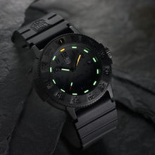 Charger l'image dans la galerie, Navy SEAL EVO, 43MM - 3001.EVO.BO.S
