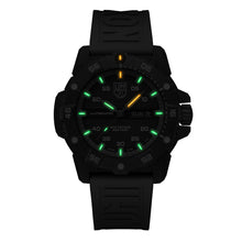 Load image into Gallery viewer, Master Carbon SEAL Automatic, 45MM - 3862
