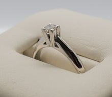 Load image into Gallery viewer, 18K SOLITAIRE Ring
