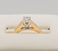 Load image into Gallery viewer, 14K 2 TONE SOLITAIRE Ring
