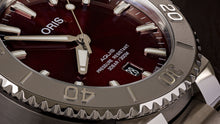 Charger l&#39;image dans la galerie, Aquis Date Cherry Dial Edition-01 733 7766 4158-07 8 22 05PEB
