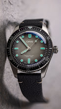 Load image into Gallery viewer, Oris Divers Sixty-Five Glow - 01 733 7707 4053-07 8 20 18 / 01 733 7707 4053-07 5 20 89
