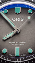 Load image into Gallery viewer, Oris Divers Sixty-Five Glow - 01 733 7707 4053-07 8 20 18 / 01 733 7707 4053-07 5 20 89
